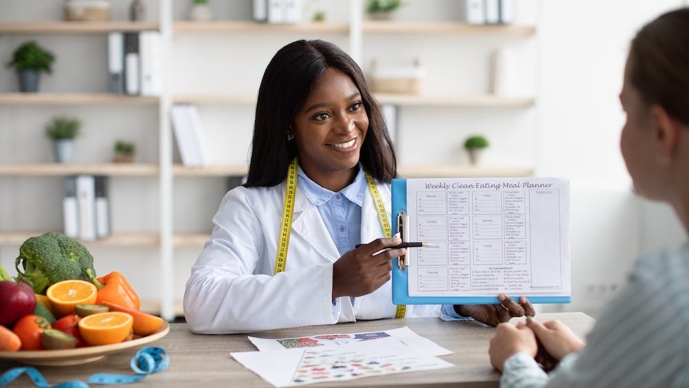 The Role of Registered Dietitians in Crafting Healthy Meal Kit Menus