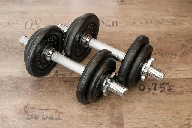 exploring the Versatility and Benefits of Dumbbells for Home Fitness